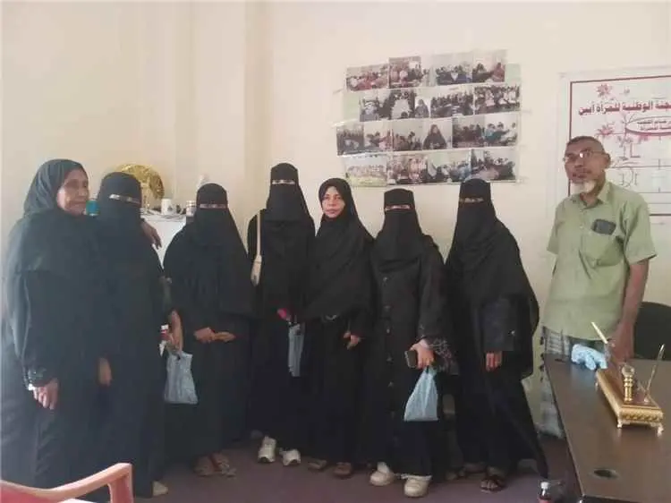 رئيسة اللجنة الوطنية للمرأة فرع أبين تستقبل بعثة منتخب أبين النسوي للشطرنج
