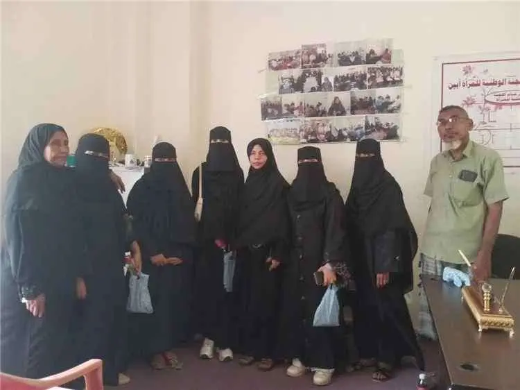 رئيسة اللجنة الوطنية للمرأة فرع أبين تستقبل بعثة م...