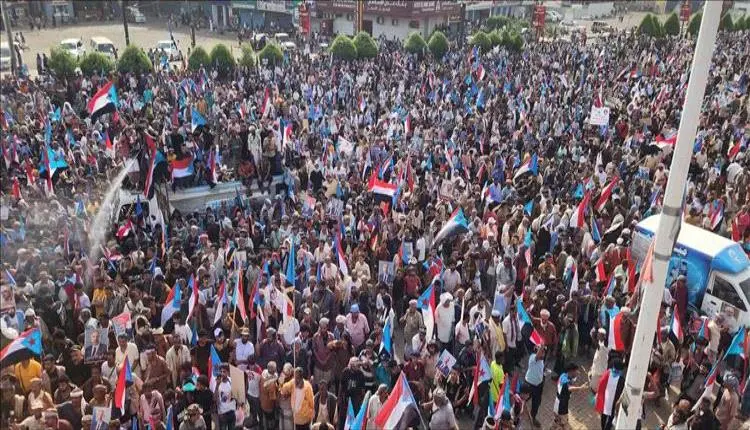 جماهير الجنوب تحتشد بالعاصمة عدن في مليونية 7يوليو...