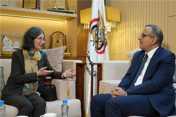 وزير الصحة يبحث مع السفيرة الفرنسية تعزيز الشراكة...