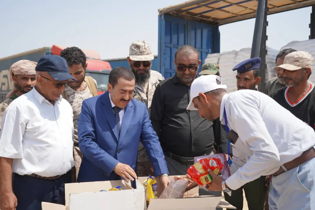 محافظ حجة يدشن القافلة الغذائية الثانية المقدمة من...