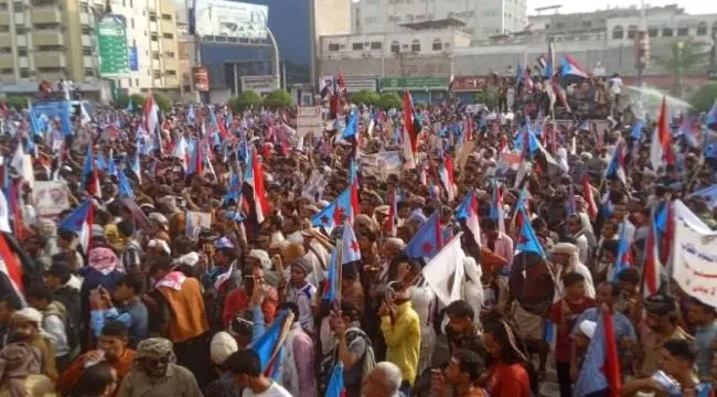 أبناء الجنوب يؤكدون تمسكهم بالحرية والاستقلال ويرف...