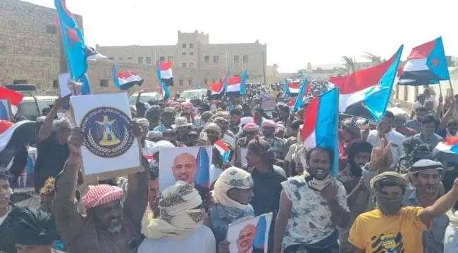 مسيرة جماهيرية حاشدة في سقطرى تدشن برنامج التصعيد...