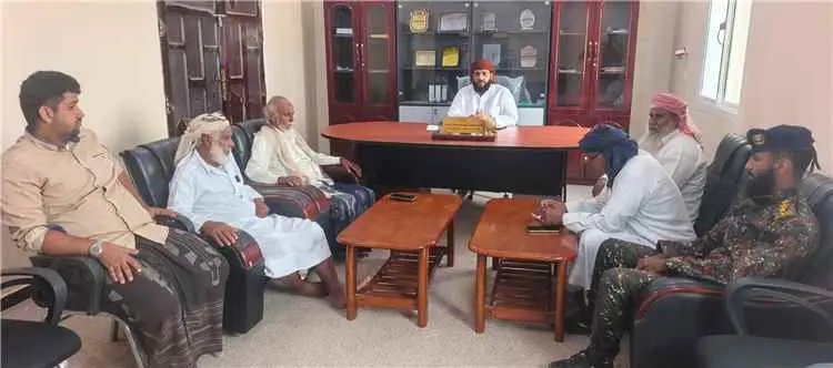 مدير عام حصوين يرأس اجتماعًا مشتركًا للجنة الأمنية والهيئة الإدارية