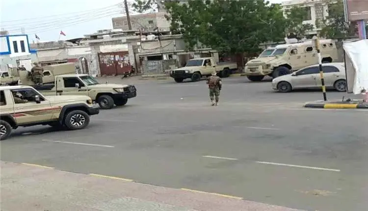 أثناء ممارسة المحافظ لمهامه.. تفاصيل التوتر المسلح...