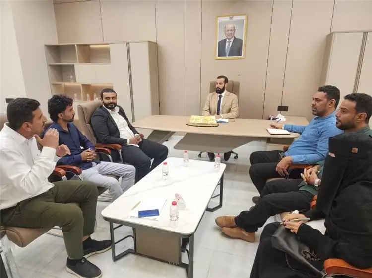 محافظ أبين يلتقي باللجنة التحضيرية لمؤتمر شباب أبي...