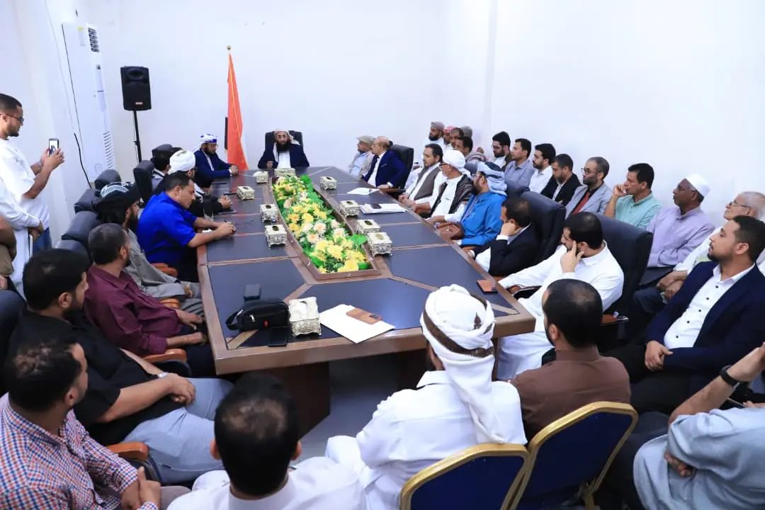 وزير الأوقاف والإرشاد يترأس اجتماعًا موسعًا لمناقش...