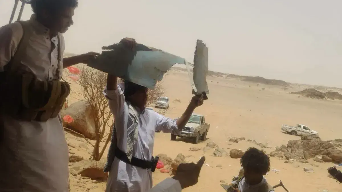 قبائل الجوف تسقط طائرة مسيرة حوثية فوق مطارح الكرا...