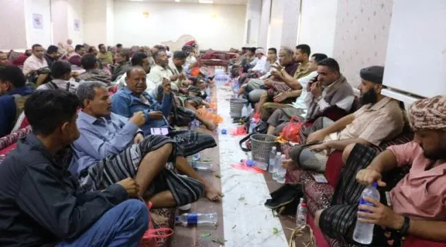 عاجل | لقاء قبلي حاشد لأبناء ردفان في عدن يمهل السلطات 24 ساعة ويهدد بالتصعيد القبلي المـ.ـسلح .