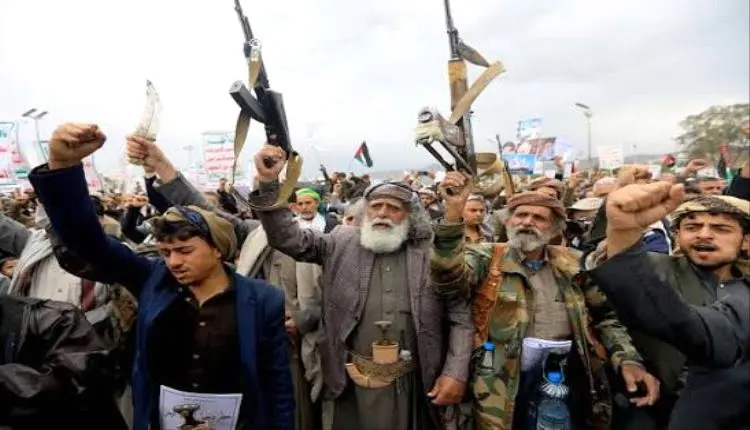 الحوثي يحشد بالأسلحة الثقيلة بعد تنفيذ القبائل اول...