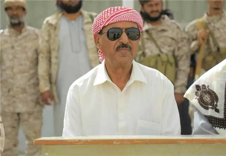 وكيل حضرموت يتفقد اللواء الرابع بقوات درع الوطن في رماه ويؤكد مواصلة ترسيخ الأمن وحماية المديريات الحدودية