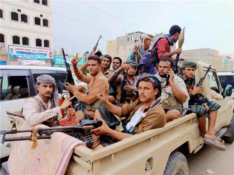 جموع قبلية من ردفان تصل عدن رفضًا لأي توجه لإطلاق...