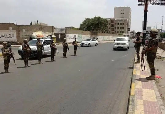 الحوثيون يفرضون دورات تعبوية إلزامية على أكثر من 250 إعلامياً في محافظة إب وذمار