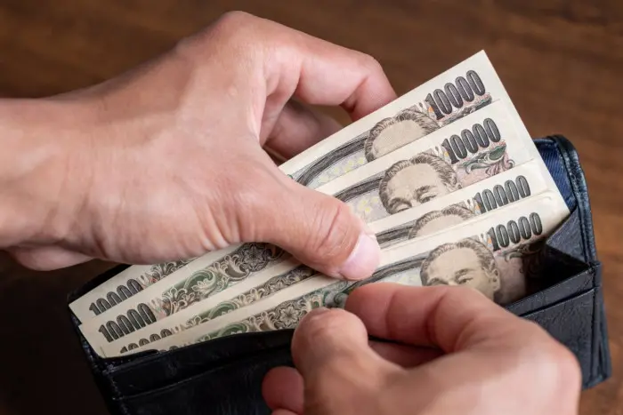 الين الياباني يواصل مكاسبه وسط ترقب لتدخلات حكومية...