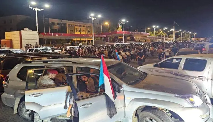 انسحاب الحشود القبلية من ساحة العروض بعد ضمانات ببقاء سجناء قضايا الإرهاب