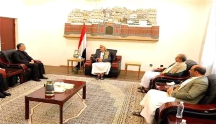 شاهد| إيران تفضح الحوثي في صنعاء.. وتختم بالدليل ع...