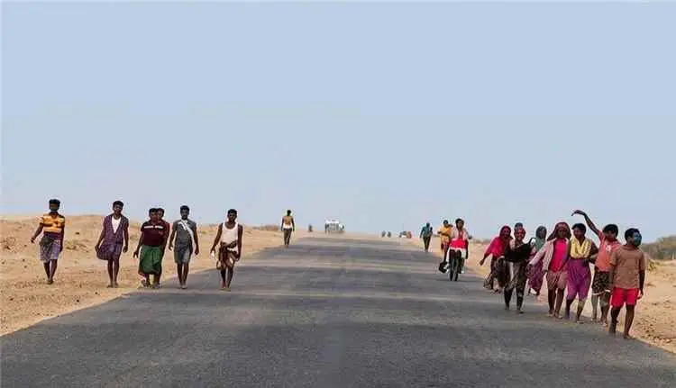 تضاعف تدفق المهاجرين الأفارقة يعزز مخاوف استغلالهم...