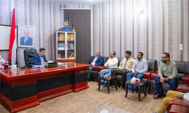 المحافظ بن الوزير يطّلع على نتائج مسوحات الترصد الوبائي لمرض التراكوما.