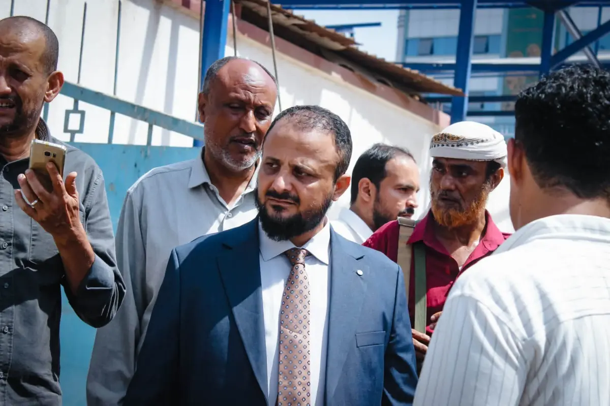 اليزيدي يتفقد المضخة المركزية للصرف الصحي بالمنصور...