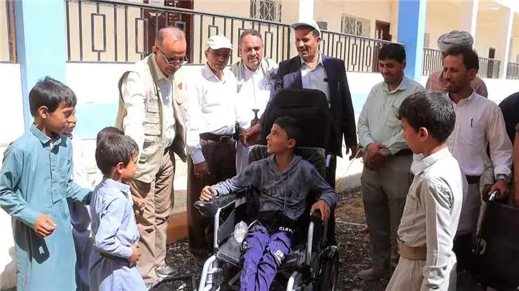 تدشين مشروع توزيع الأجهزة والمعينات المساعدة للطلاب ذوي في 50 مدرسة بمحافظة مأرب