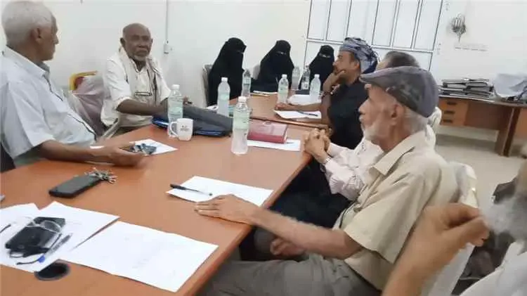إدارة محطة أبحاث الكود الزراعية بأبين تعقد اجتماعاً موسعاً لمناقشة سير العمل والوقوف على أهم الاحتياجات
