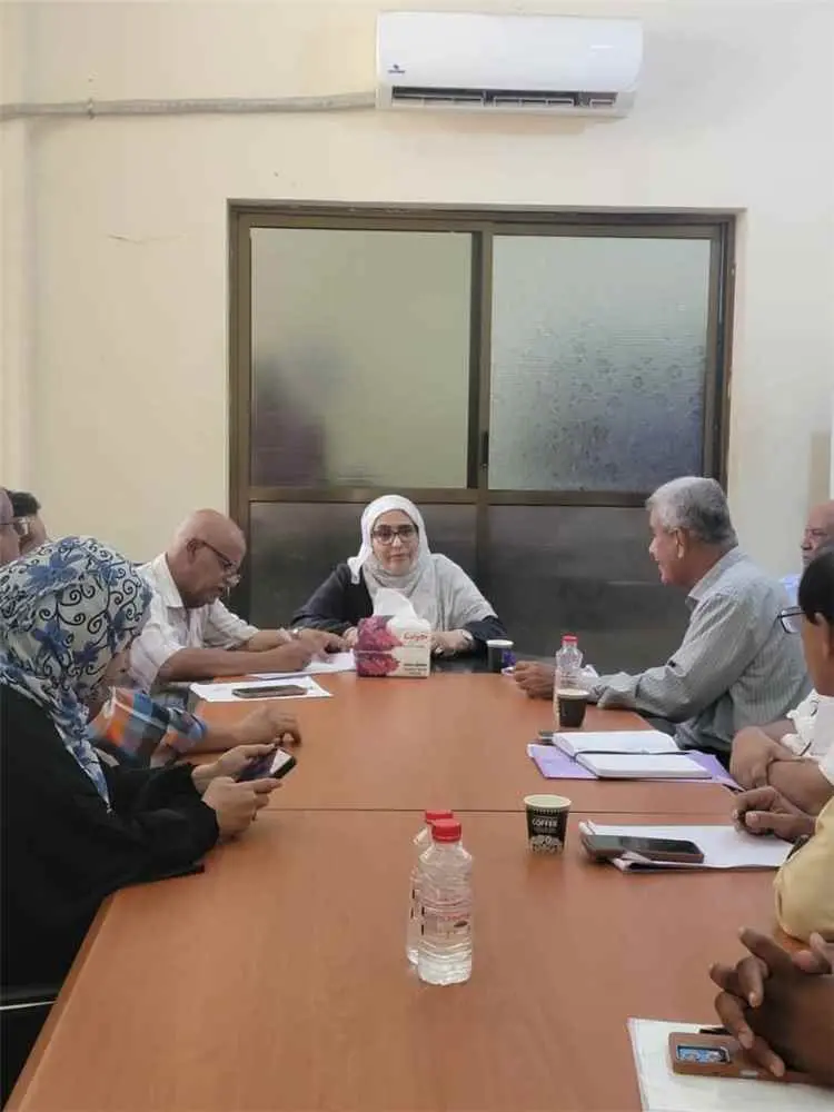 السباعي تترأس اجتماعًا موسعًا لمديري مكاتب الصحة بعدن لإطلاق المشاركة المجتمعية وتفعيل النظام المسائي بمراكز الرعاية الصحية الأولية