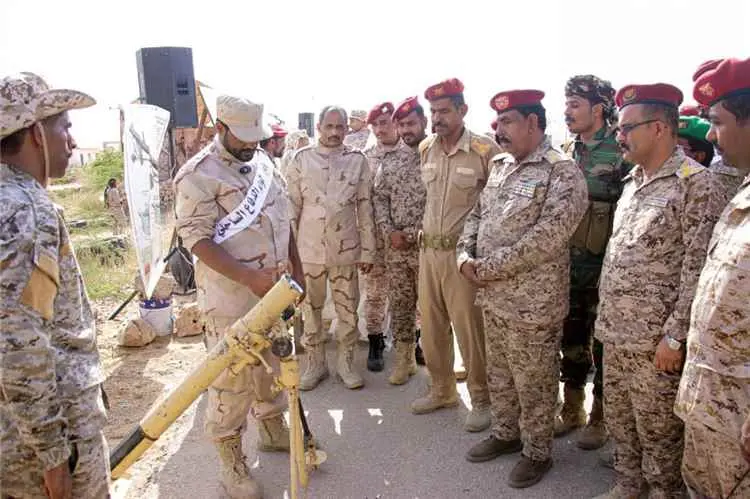 اللواء “اليميني” يدشّن النصف الثاني من العام التدريبي باللواء الثاني دفاع ساحلي ويشيد بالتعافي المتسارع لقوات المنطقة العسكرية الثانية