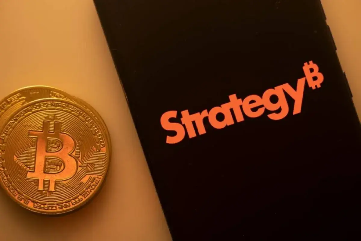 "ستراتيجي" تسمح ببيع البيتكوين وسط ضعف سوق العملات المشفرة