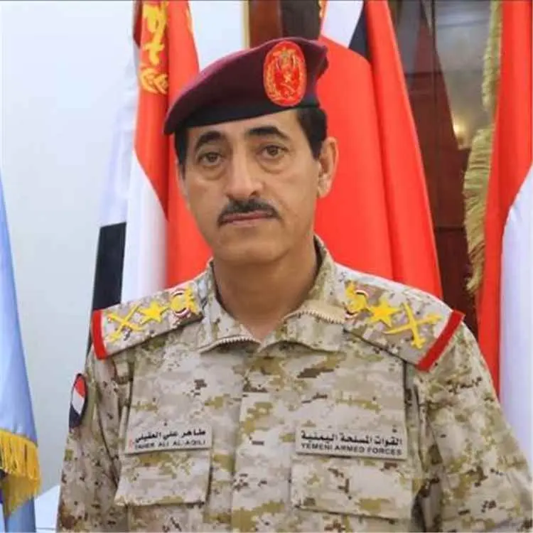 وزير الدفاع:سنقوم بالتصدي والتعامل مع الطيران المعادي المنتهك للأجواء اليمنية بجميع الوسائل المتاحة