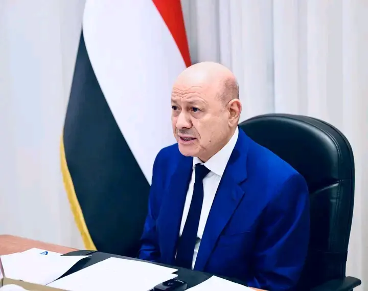 عاجل: الرئيس اليمني في بيان ثانِ يصدر توجيهات وقرار سيادي
