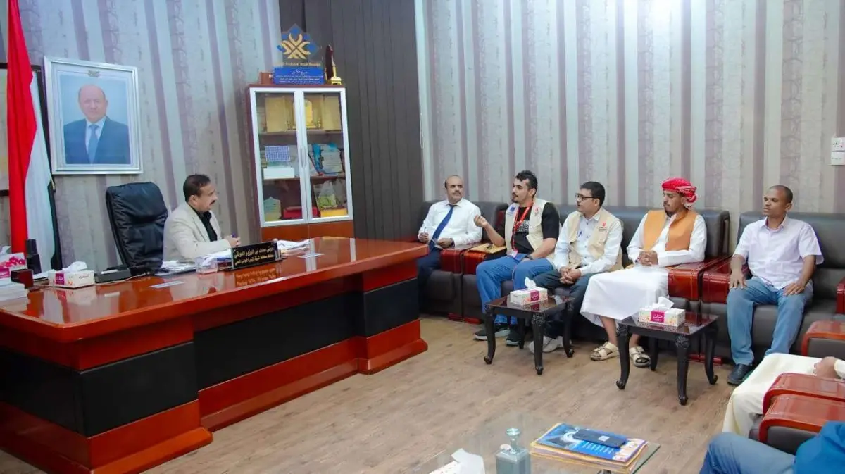 المحافظ بن الوزير يرحب بافتتاح مكتب لمنظمة رعاية الطفولة الدولية في شبوة ويؤكد دعم السلطة المحلية للشراكات التنموية