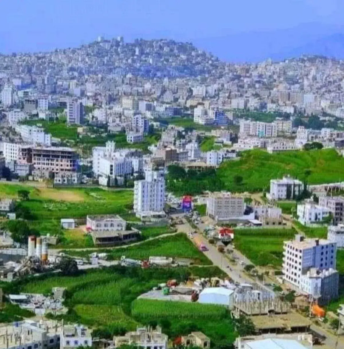 طريق بمليارات الريالات ينهار للمرة الثالثة في إب.....