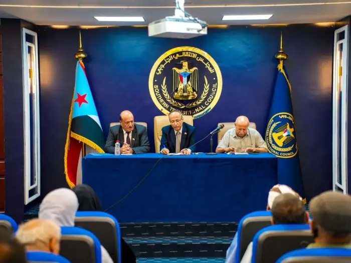 عمومية الانتقالي تناقش آلية التنسيق مع فريق الحوار...