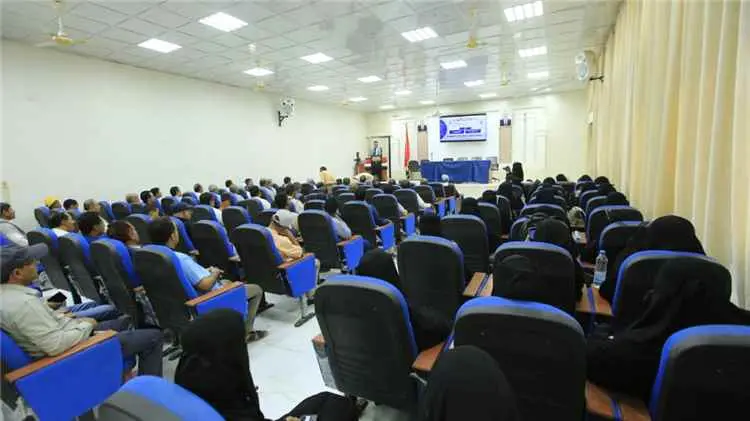 مأرب تدشن برنامجا تدريبيا لاستخدام أدوات الذكاء ال...