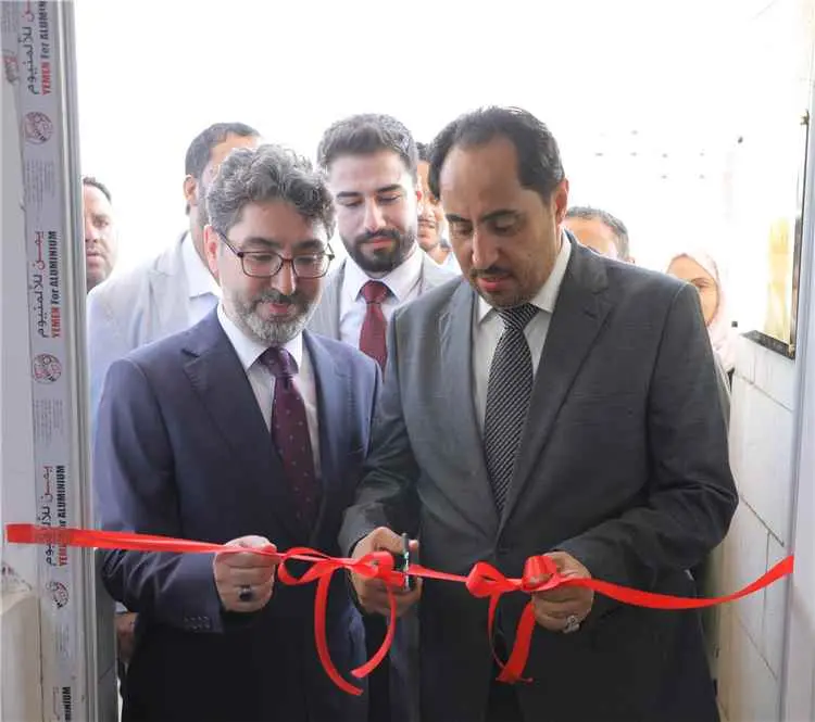 البكري ومنسق وكالة "تيكا" التركية يفتتحان معملي ال...