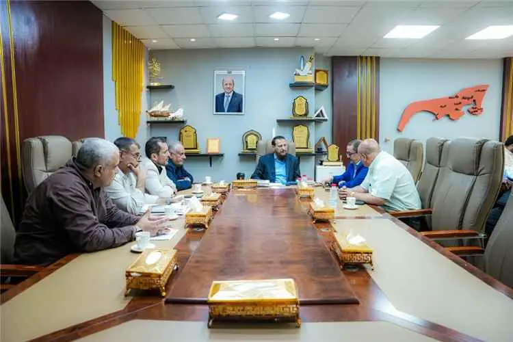 وزير الدولة محافظ عدن يشيد بجهود مجلس إدارة شركة ا...