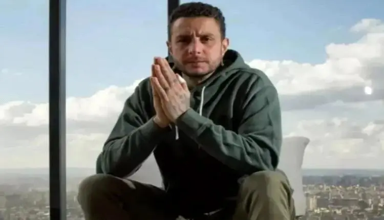 الفنان أحمد الفيشاوي يعبر عن سعادته بتكريم اسم وال...