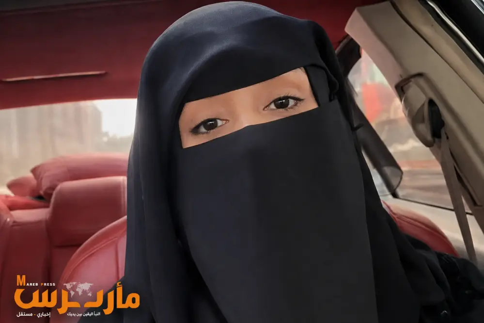 من الاختطاف إلى التهديد بنشر الصور.. محامية يمنية...
