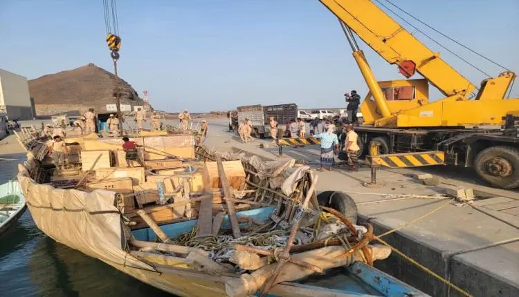 قوات العمالقة الجنوبية تضبط شحنة مواد نوعية لتصنيع...
