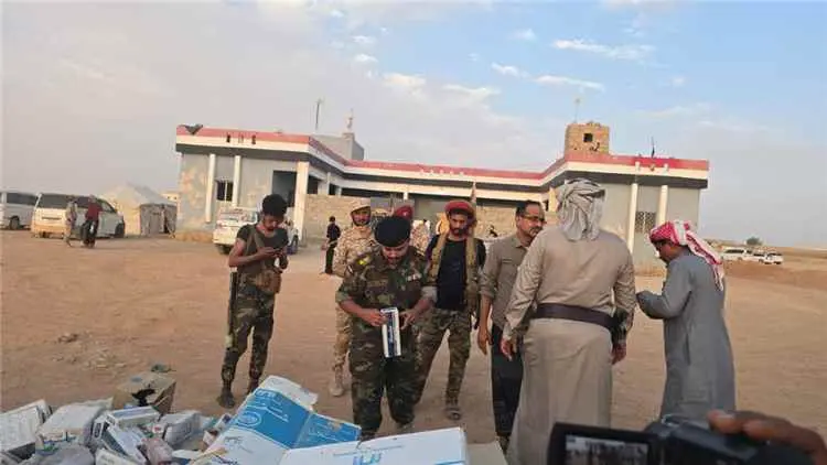 إتلاف نحو 4 أطنان من السجائر والمواد الغذائية منته...