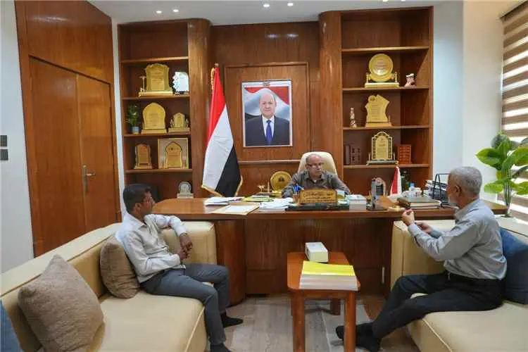 الخنبشي يطّلع على أوضاع المستشفى الجامعي ويؤكد دعم تطوير خدماته الصحية وتعزيز قدراته الطبية