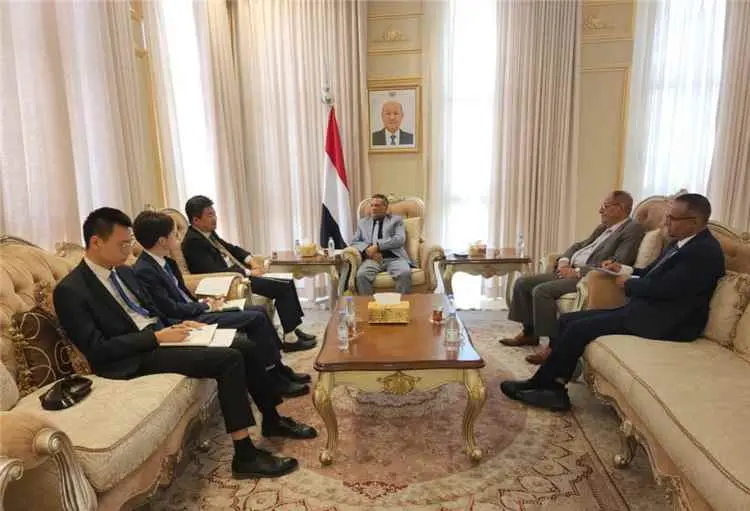 وزير التعليم العالي يبحث مع القائم بأعمال السفير ا...