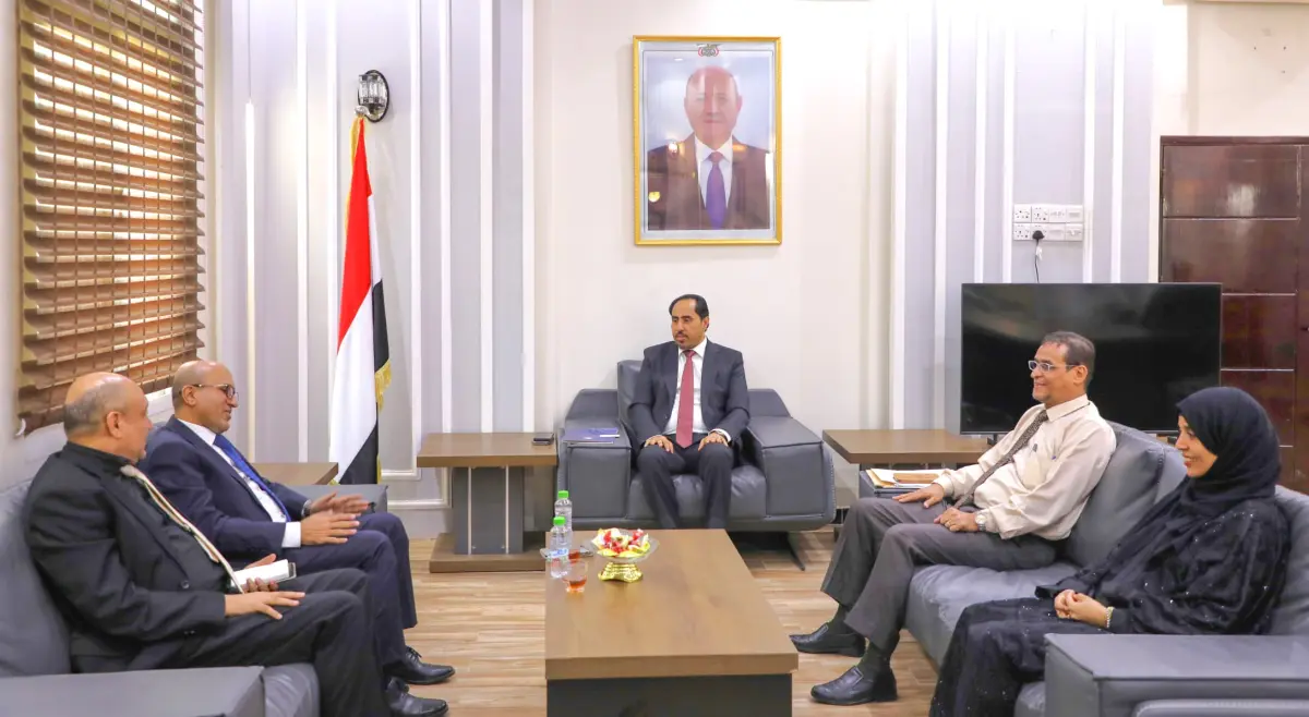 الوزير البكري يبحث مع الأكاديمية العربية للعلوم ال...