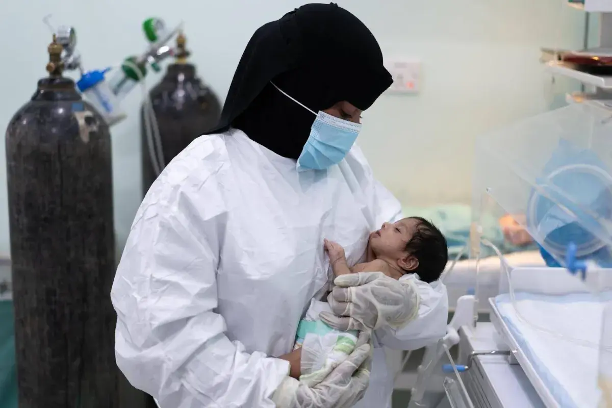 يدمرون القطاع الصحي..  الحوثيون يصعدون اعتقال الأط...