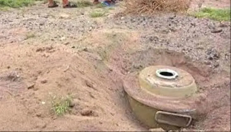 بتر قدم وإصابات بالغة.. لغم حوثي يغتال طفولة شقيقي...