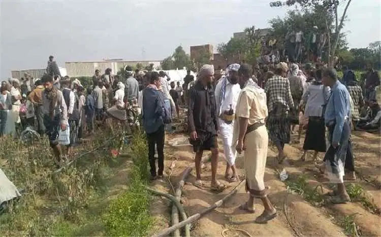 تعز .. وفاة ثلاثة أشخاص اختناقاً داخل بئر مياه في...