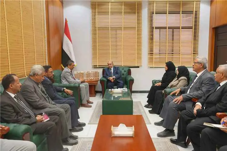الخنبشي يبحث مع وزير الثقافة والسياحة سبل تنشيط ال...