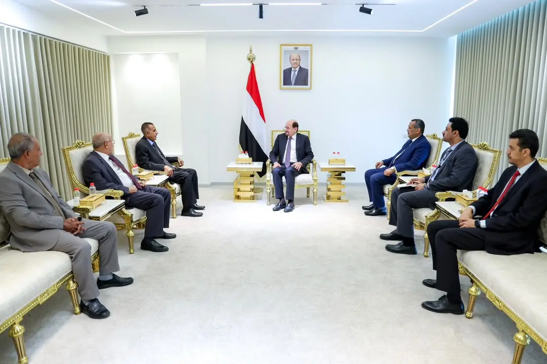 رئيس الوزراء وزير الخارجية يلتقي في عدن رئيس وأعضا...