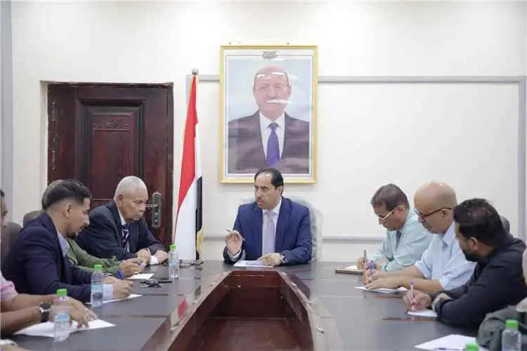 وزير الشباب والرياضة يلتقي الإدارة الجديدة لنادي ا...