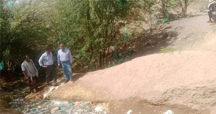 مدير عام ردفان يطلع فريق الهيئة العامة لحماية البي...